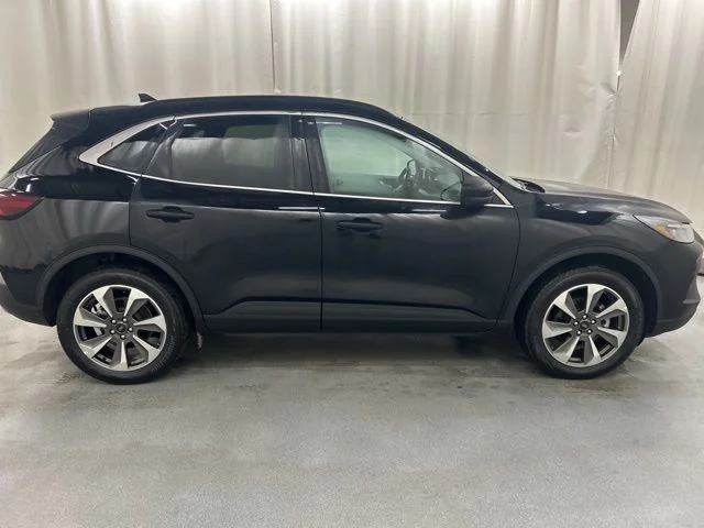 Used 2025 Black Ford Platinum image 7