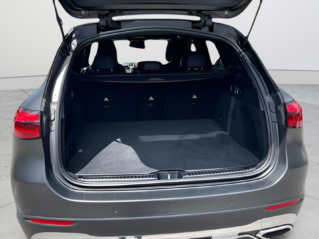 Used 2026 Gray Mercedes-Benz GLC 300 image 19