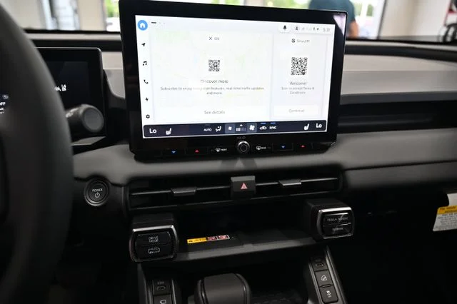 2026 Toyota RAV4 Plug-in Hybrid XSE - Photo 15