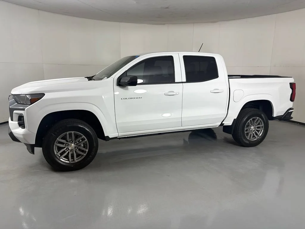 New 2026 Summit White Chevrolet LT image 6