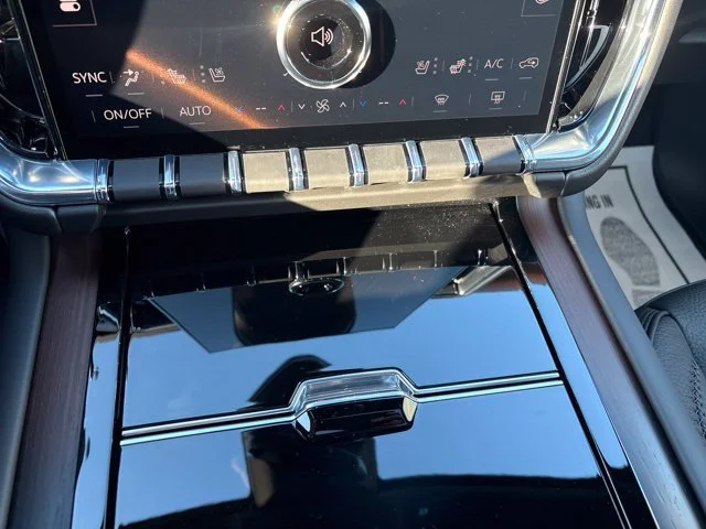 2027 GMC Yukon Denali - Photo 40