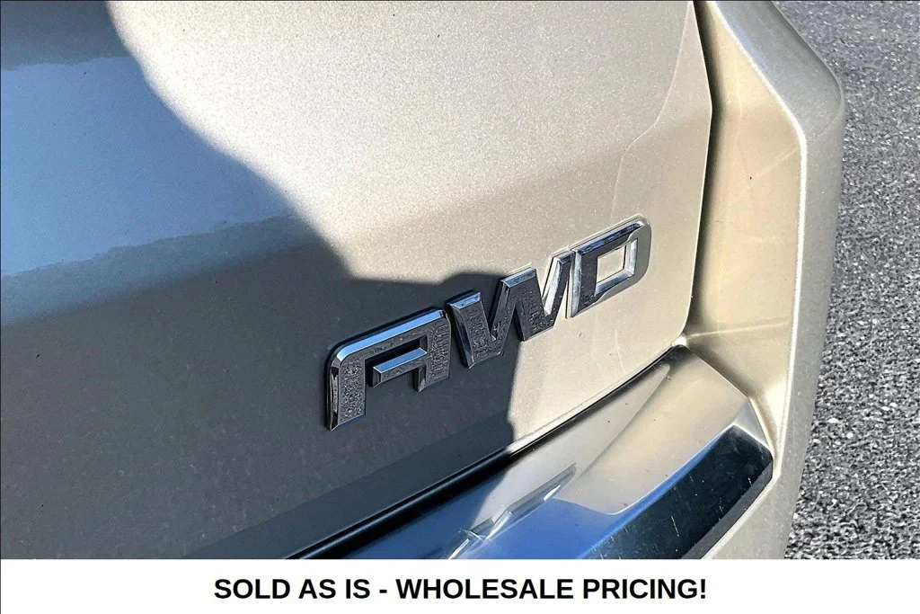 Used 2014 Gold GMC SLT-1 image 29