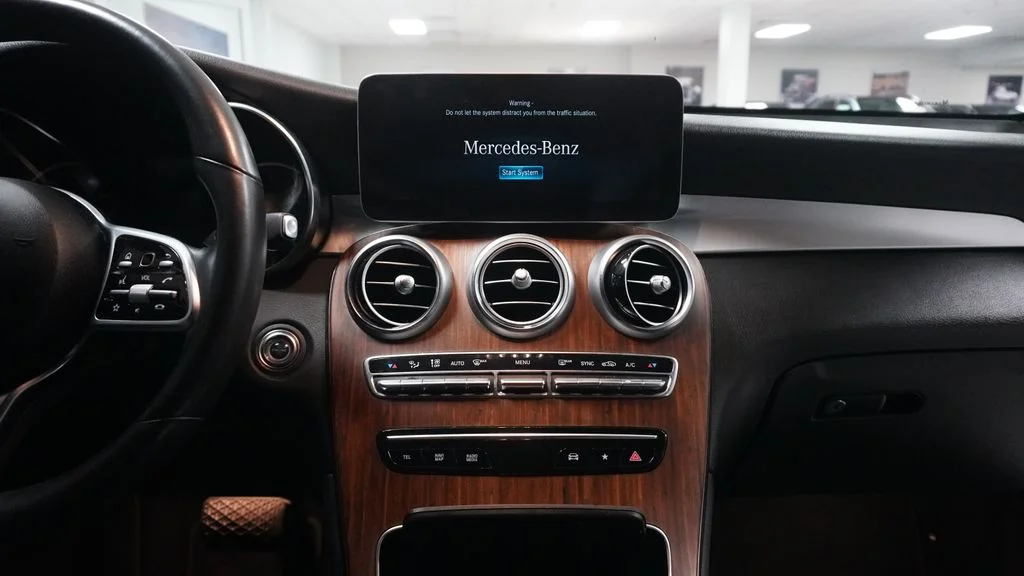 Certified Used 2022 White Mercedes-Benz GLC 300 image 31