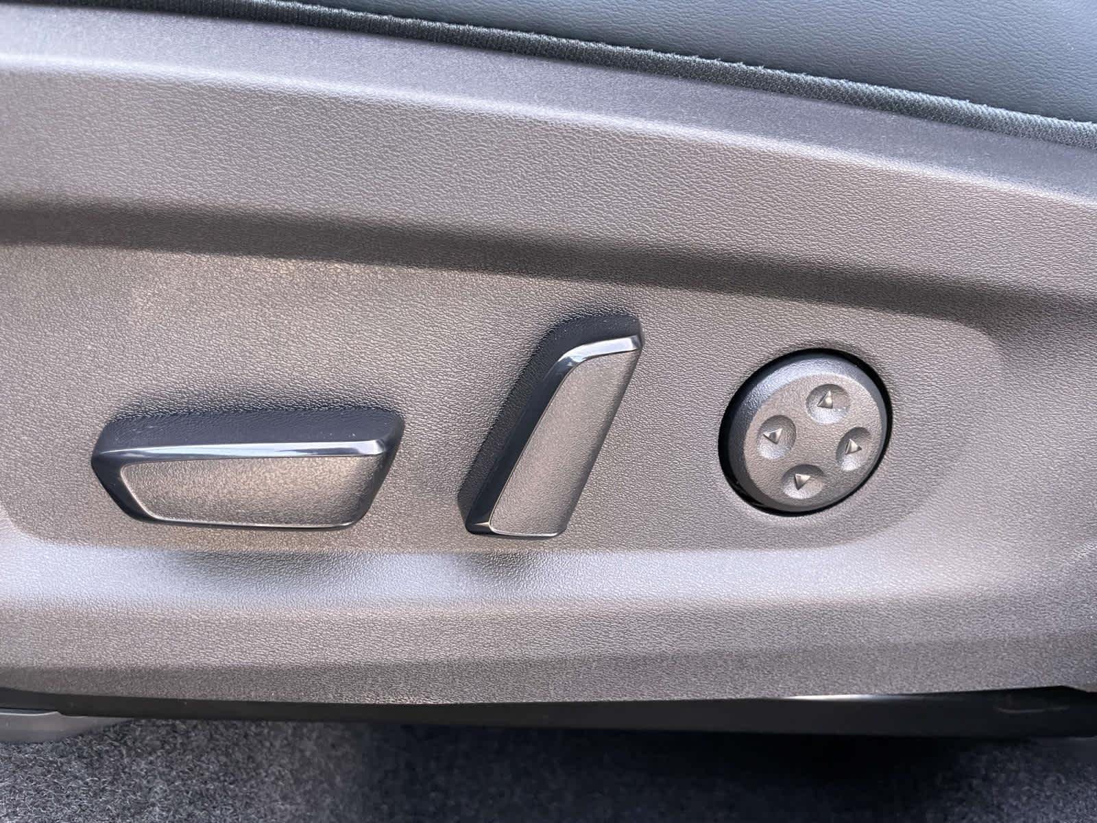 New 2026 Gun Metallic Nissan Platinum image 18