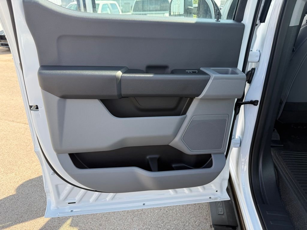 2026 Ford F-350 Super Duty XL - Photo 10