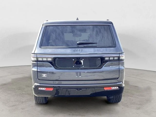 New 2026 Baltic Gray Metallic Clearcoat Jeep UPLAND 4X4 image 5