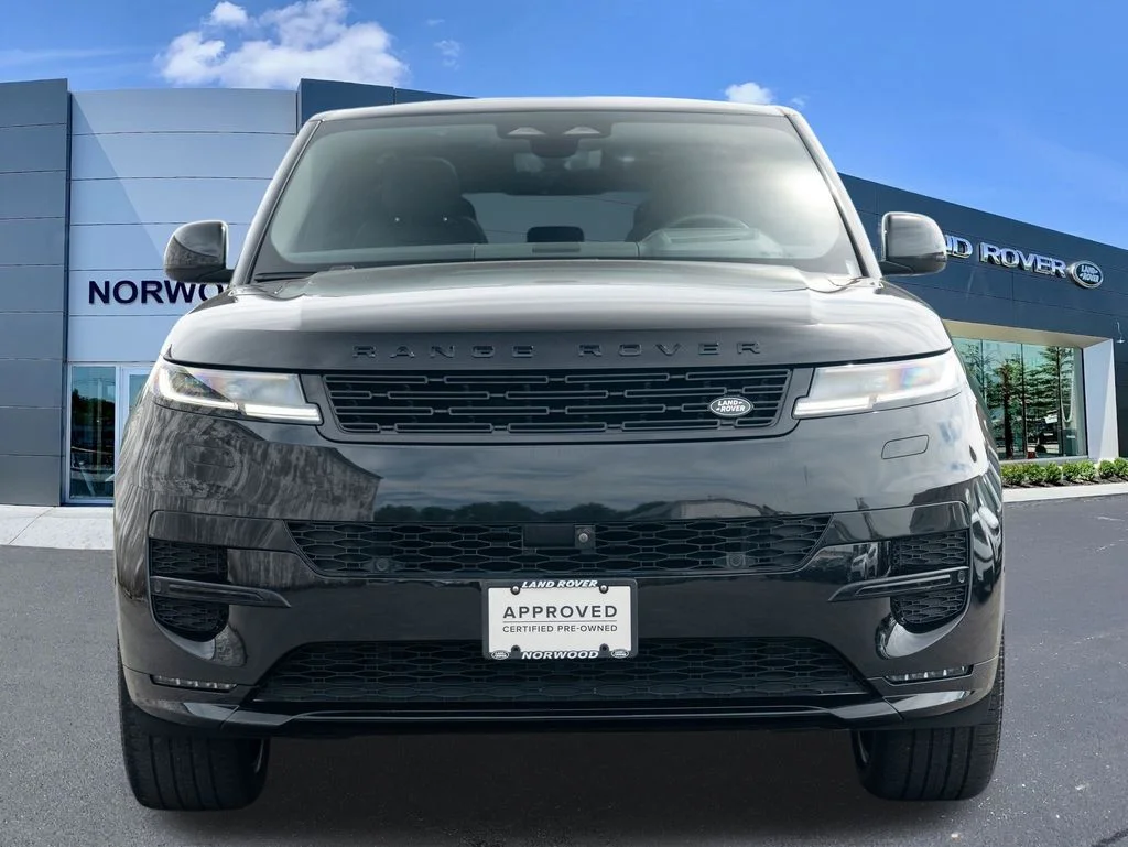 Certified Used 2025 Black Land Rover Dynamic SE image 2