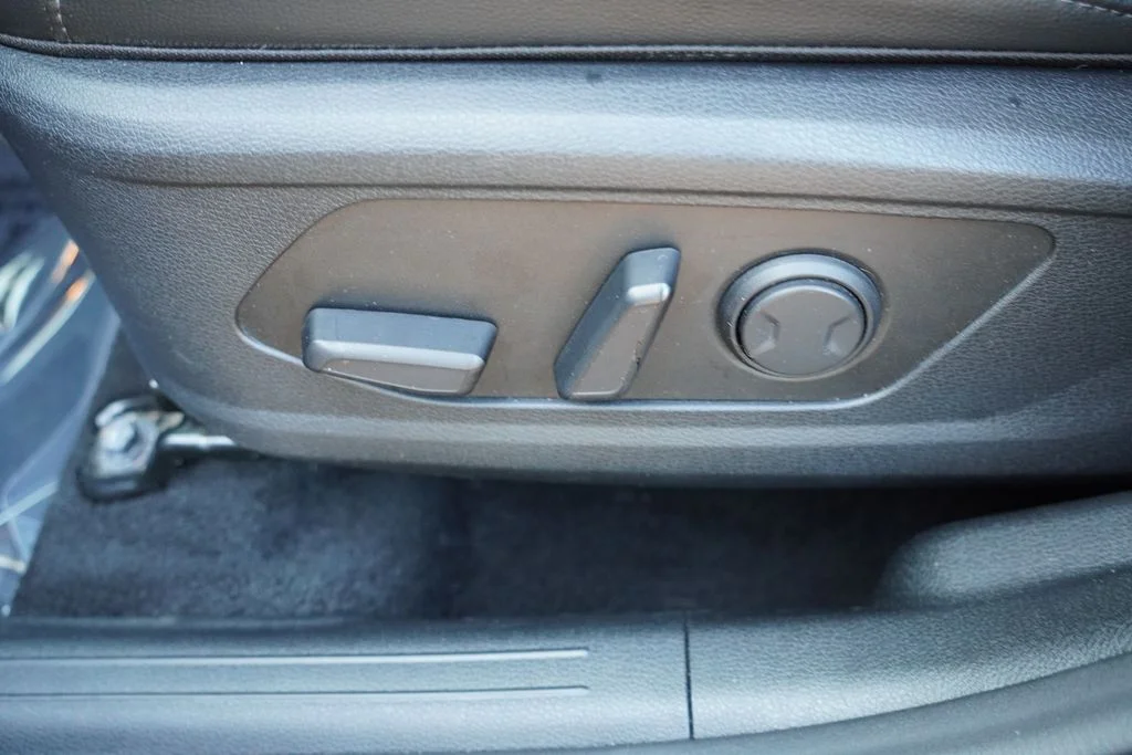 Used 2024 Gravity Gray Kia EX image 22