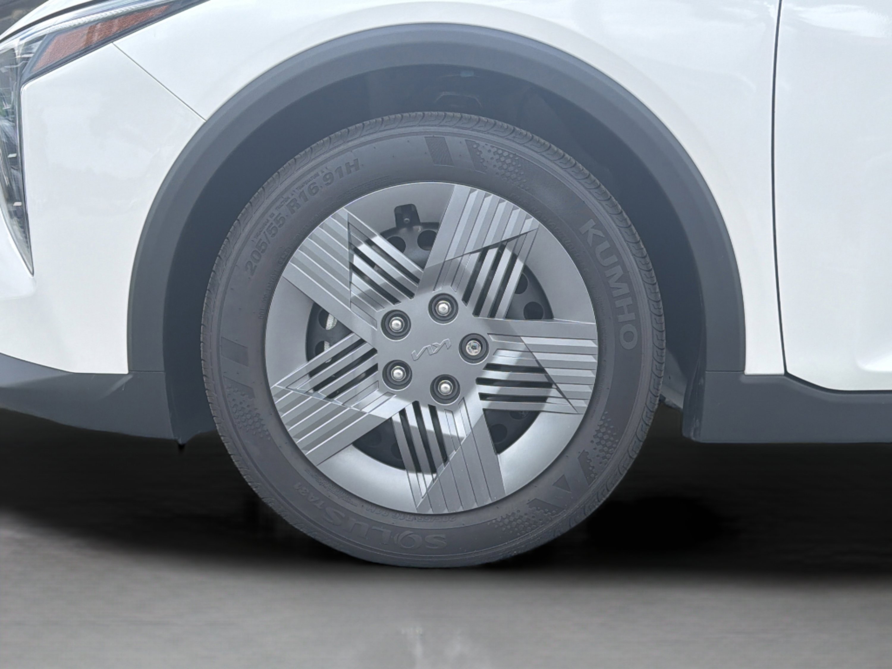 New 2026 Snow White Pearl Kia LX image 23