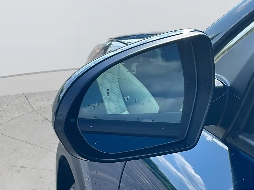 Used 2022 Blue Kia LXS image 42