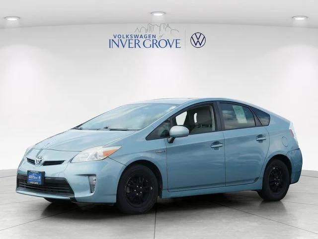 Used 2013 Pearl Toyota Three image 3