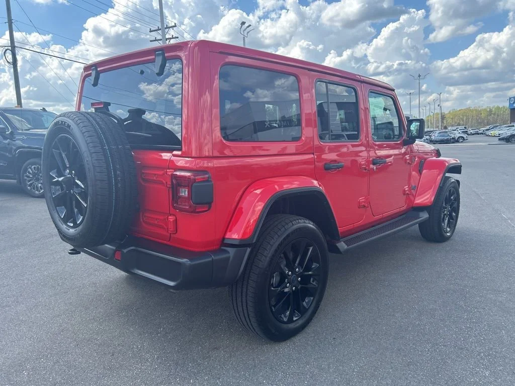 Used 2025 Red Jeep Sahara image 5