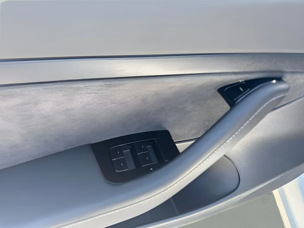 Used 2020 White Tesla Standard Range Plus image 20