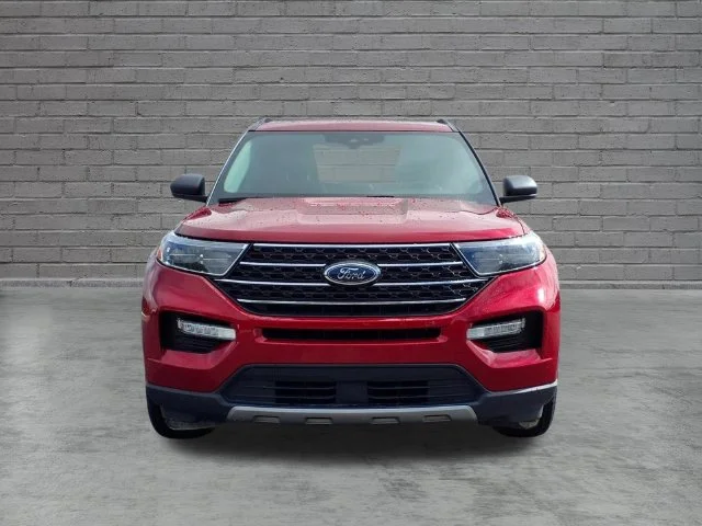 Used 2023  Ford XLT image 2