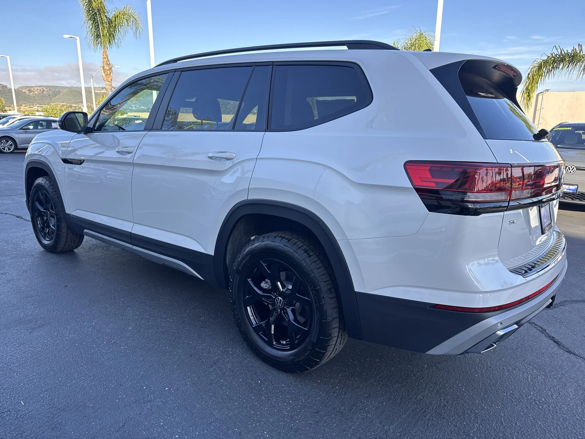New 2026 Opal White Pearl Volkswagen 2.0T Peak Edition image 7