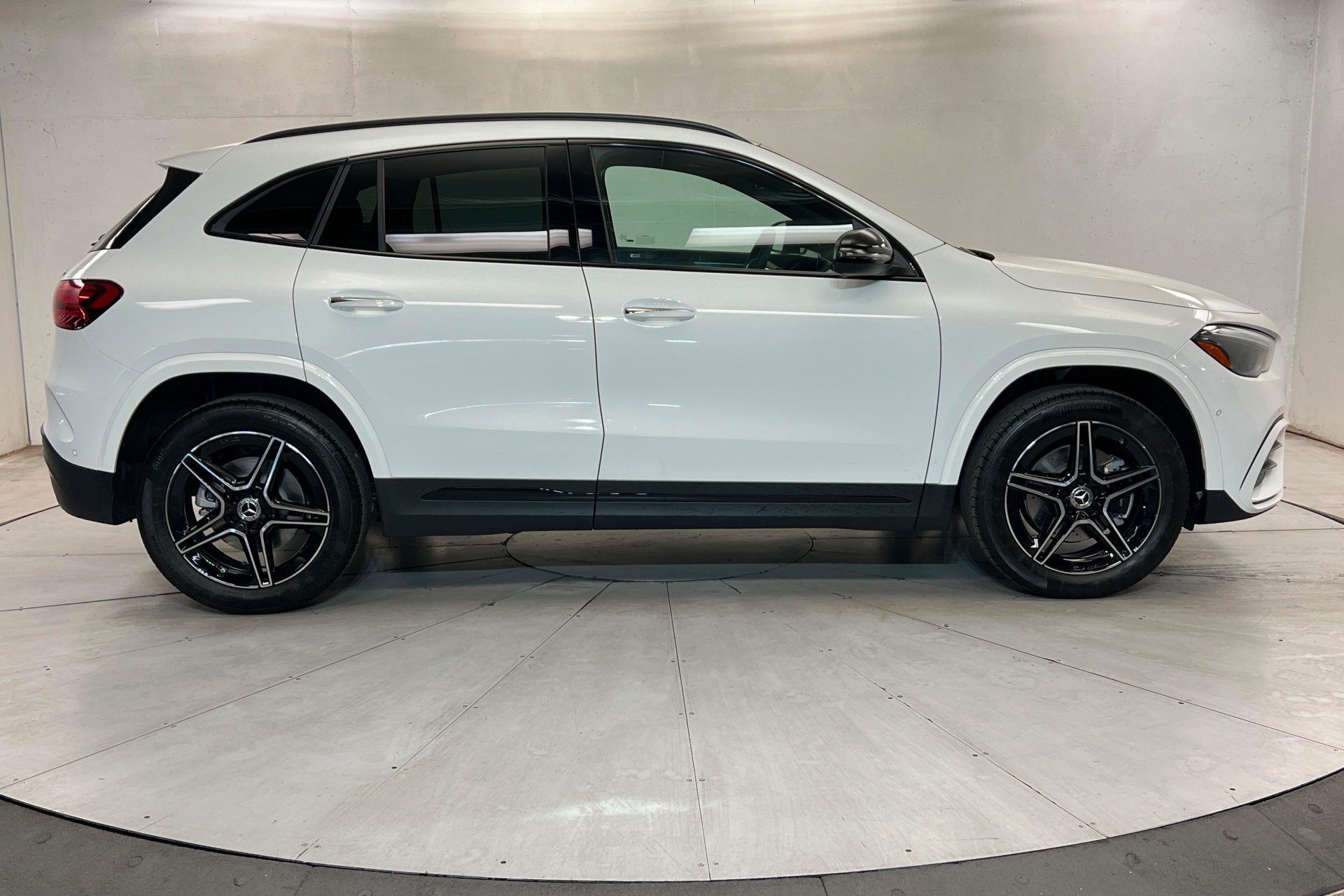 New 2026 Polar White Mercedes-Benz GLA 250 image 7
