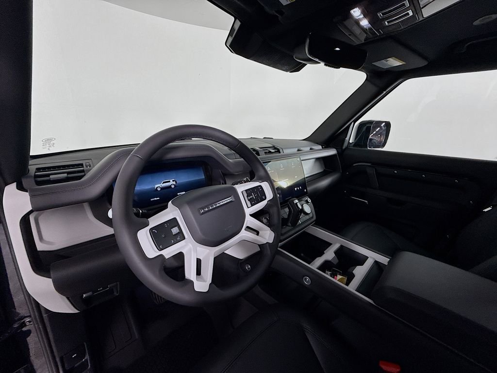 New 2026 Santorini Black Land Rover X-Dynamic SE image 4