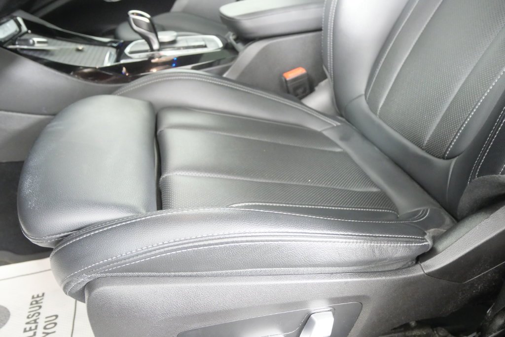 Used 2023 Gray Metallic BMW xDrive30i image 10