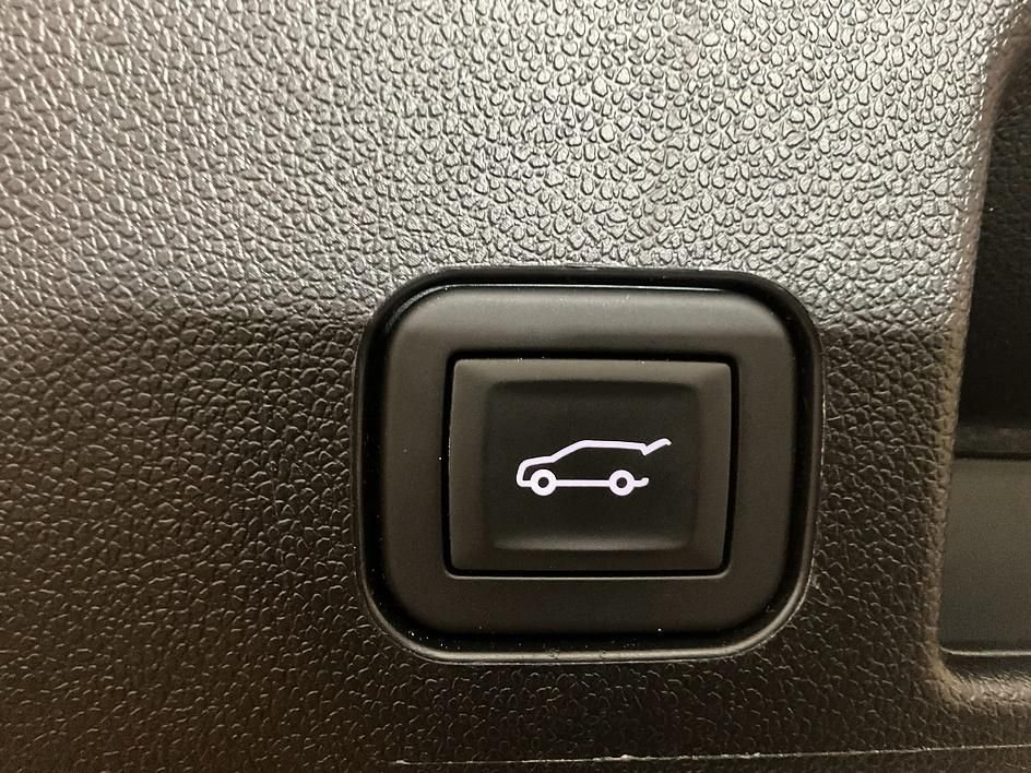 Used 2026 White Chevrolet LT image 16