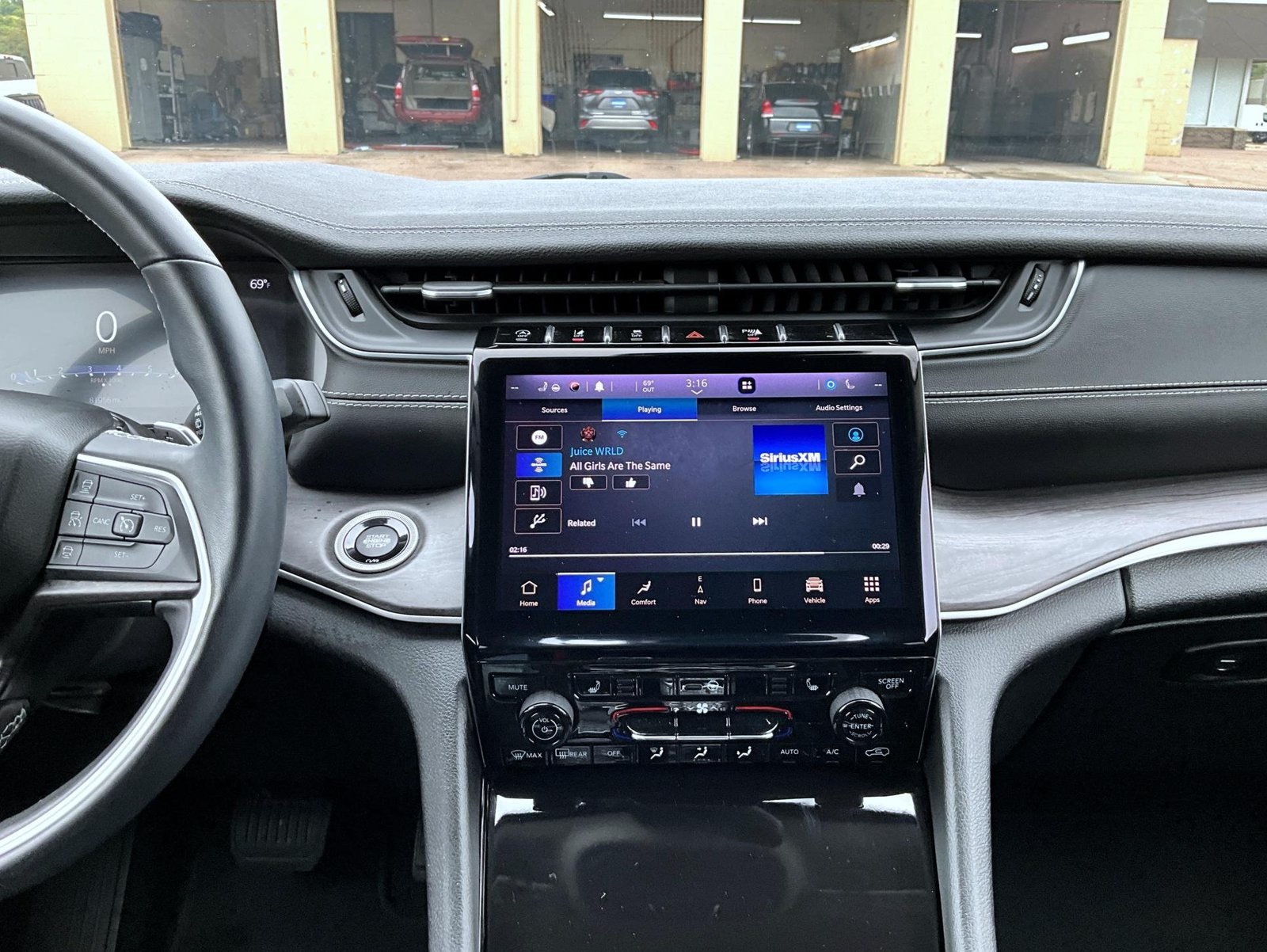 Used 2021 Silver Jeep Limited image 14