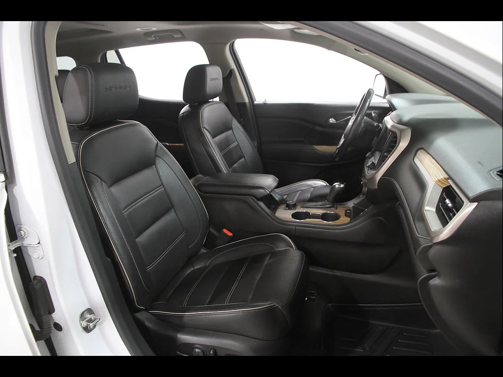 2019 GMC Acadia Denali - Photo 18
