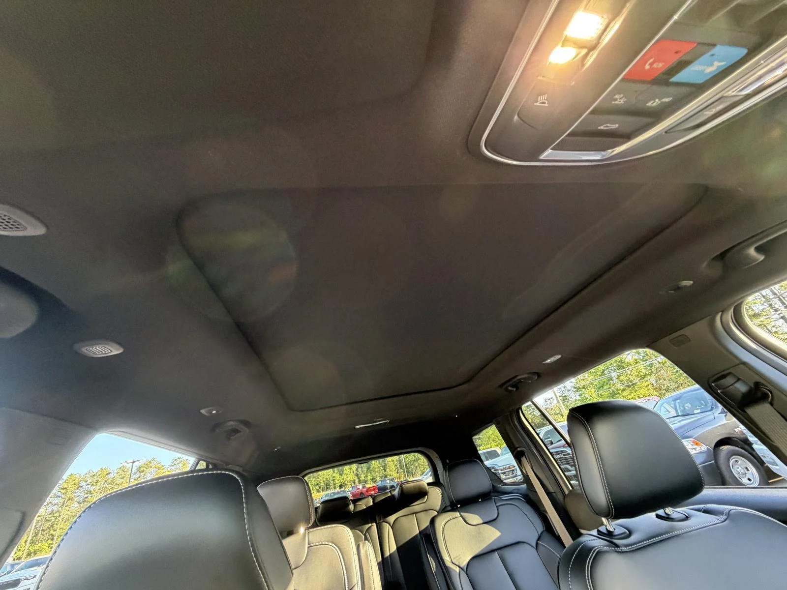New 2026 Silver Zynith Exterior Paint Jeep Limited image 23