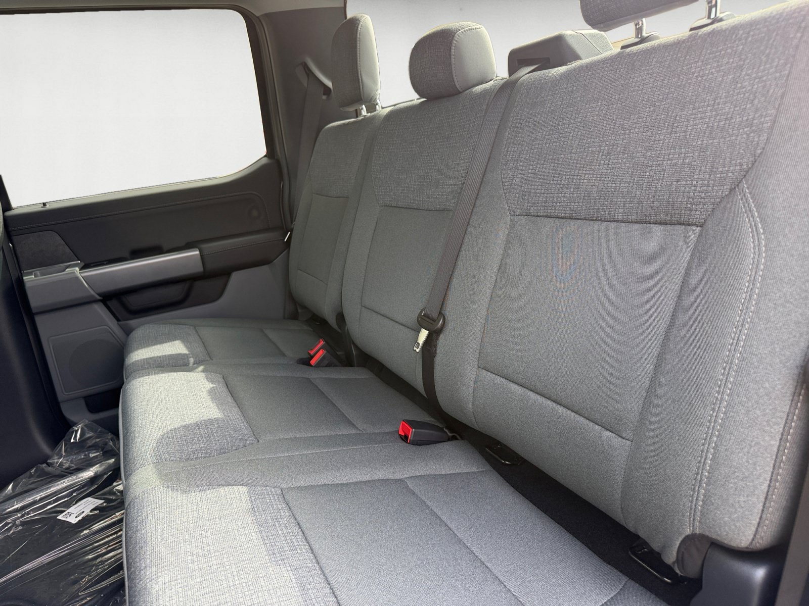New 2026 Carbonized Gray Metallic Ford XLT image 13