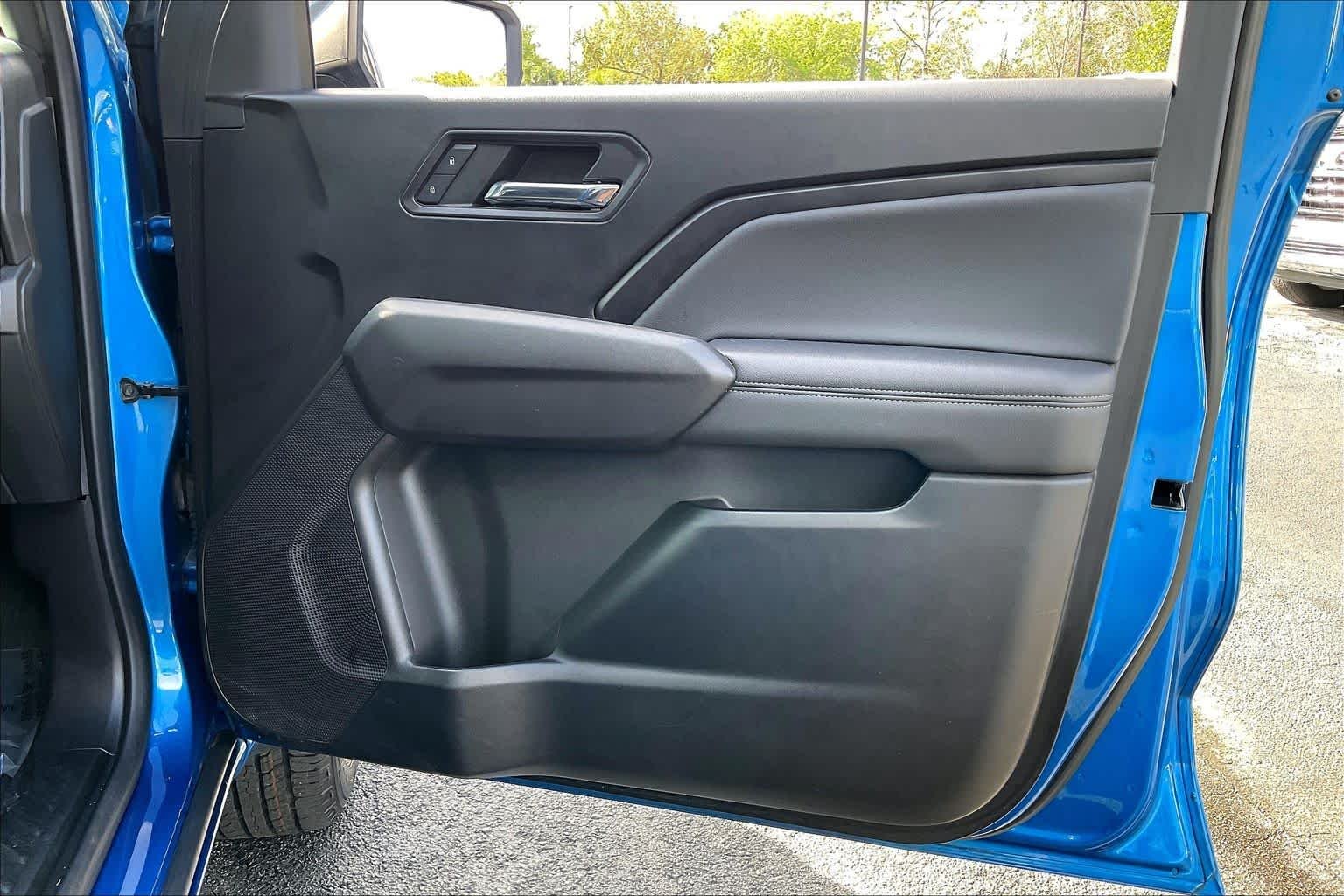 2023 Chevrolet Colorado LT - Photo 23