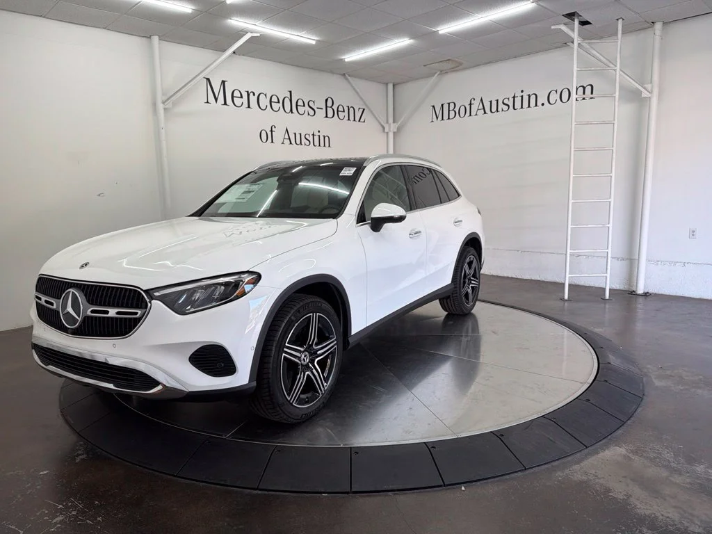 New 2027 White Mercedes-Benz GLC 300 image 3