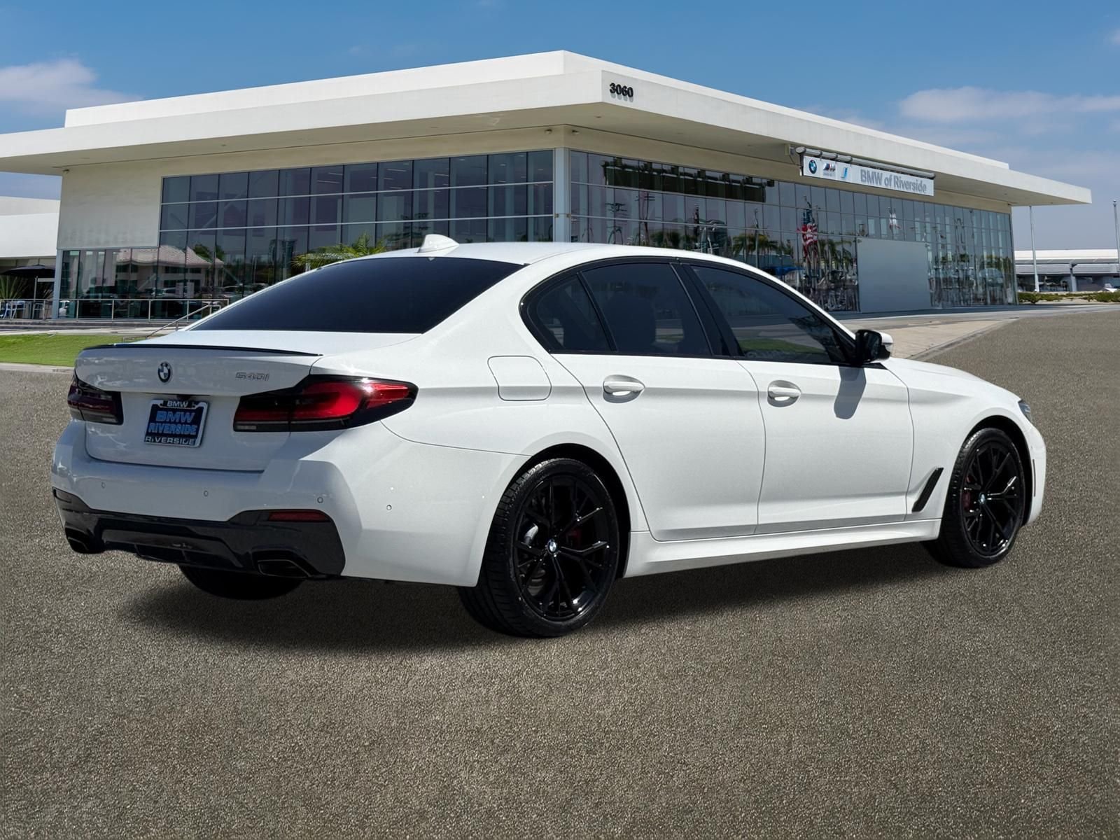 Used 2023 Alpine White BMW 540i image 10