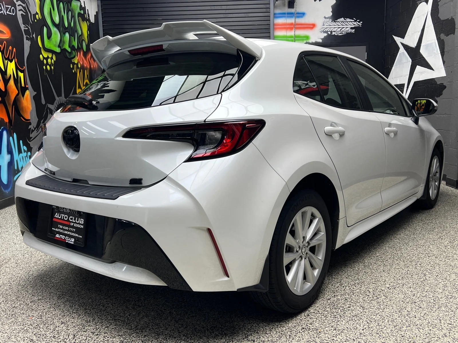 Used 2025 Ice Cap (040) Toyota SE image 6