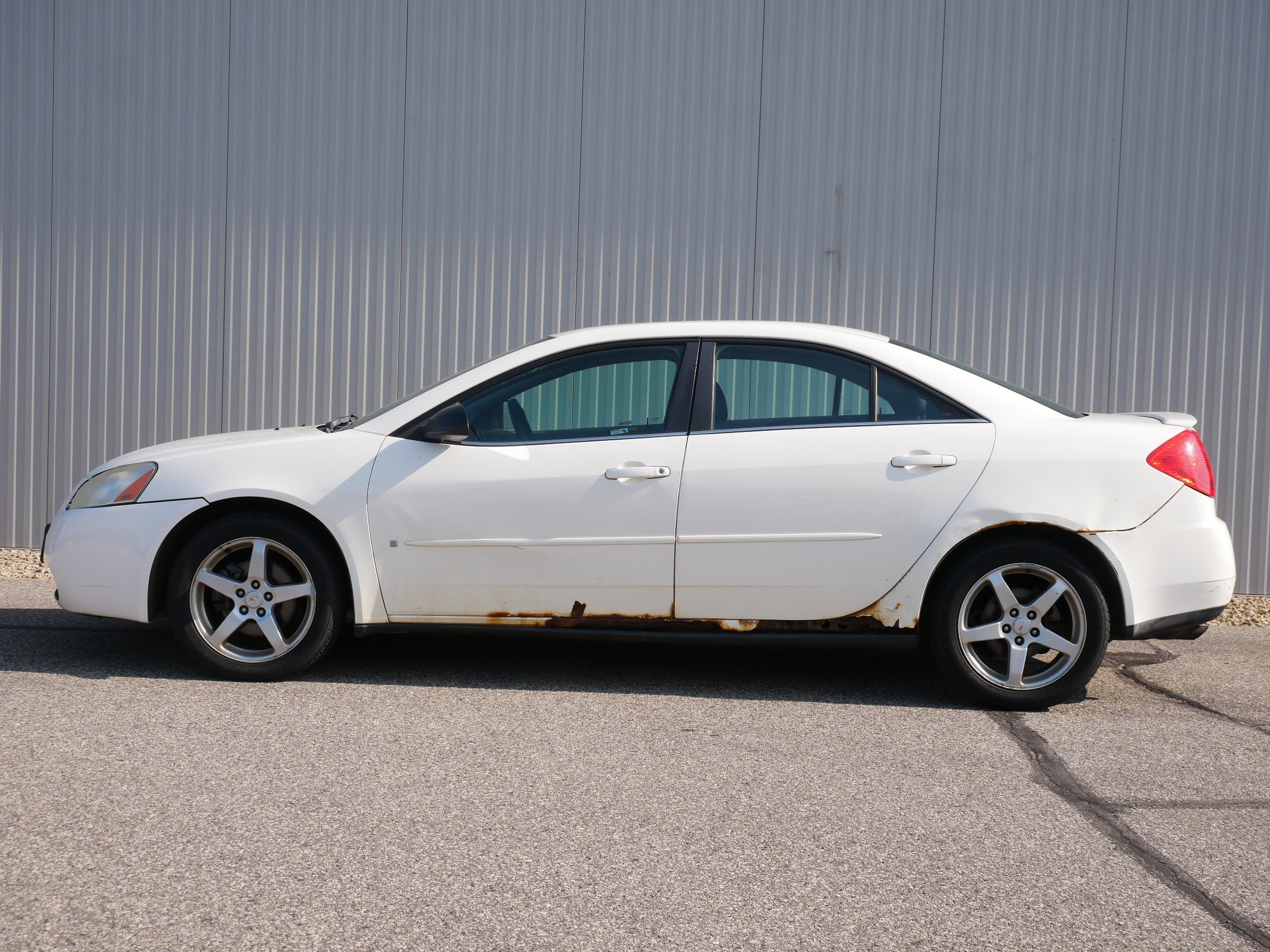 Used 2007 Pontiac G6 Base with VIN 1G2ZG57N174147243 for sale in Hastings, Minnesota
