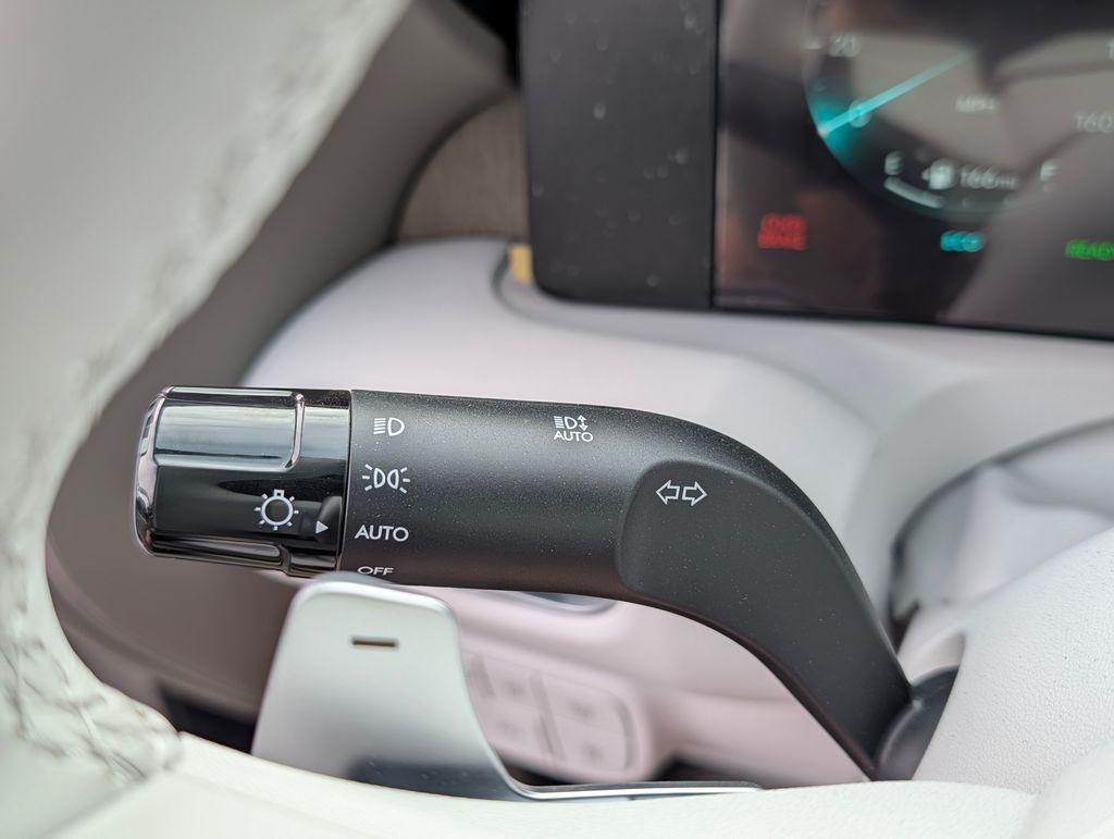 New 2026 Gray Hyundai Blue SEL 8P image 32