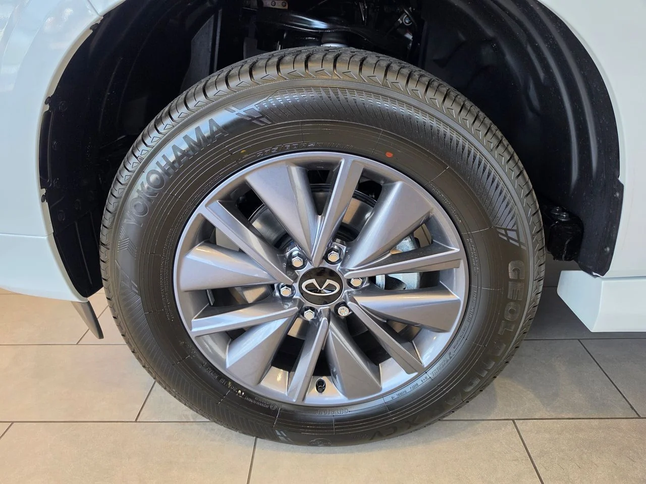 New 2026 RADIANT WHITE INFINITI Pure 4WD image 9