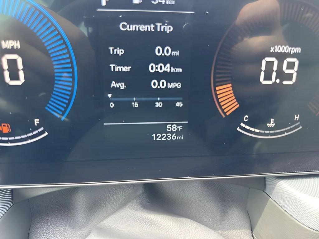 Used 2025 Gray Hyundai SEL image 21