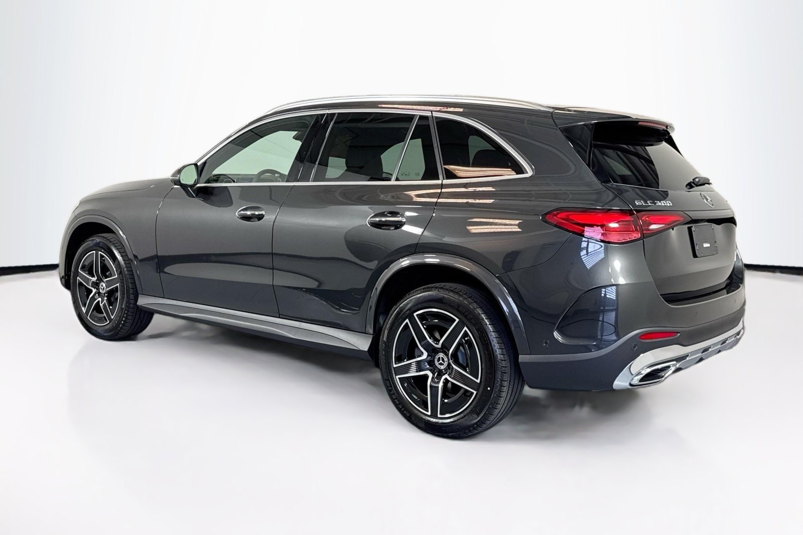 New 2026 Graphite Grey Metallic Mercedes-Benz GLC 300 image 7