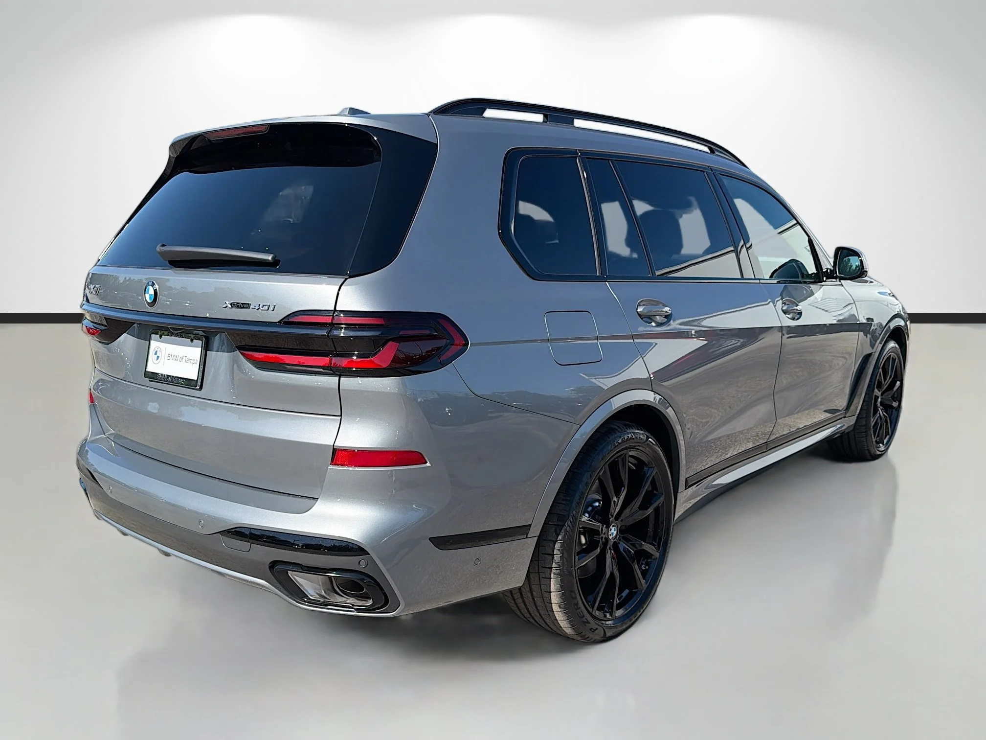 New 2027 Skyscraper Grey Metallic BMW xDrive40i image 3