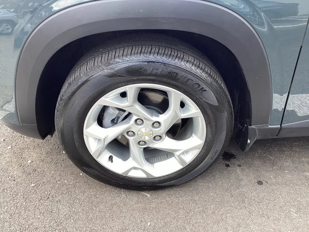 Used 2025 Cypress Gray Chevrolet LS image 26