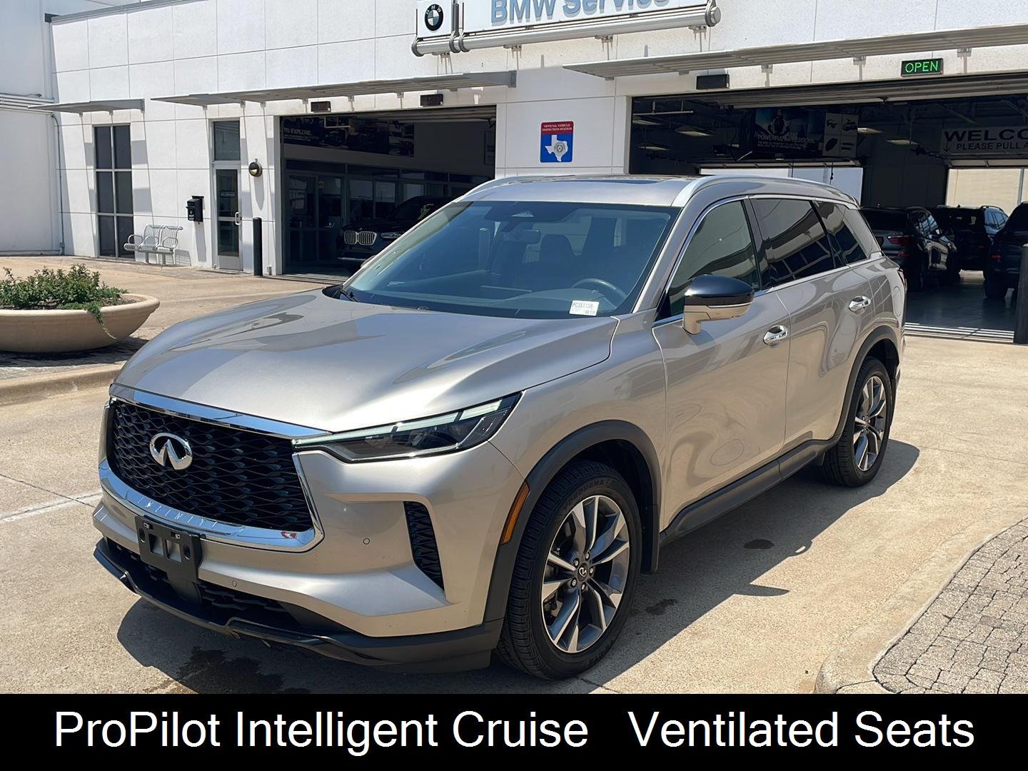 2023 INFINITI QX60 LUXE AWD's photo