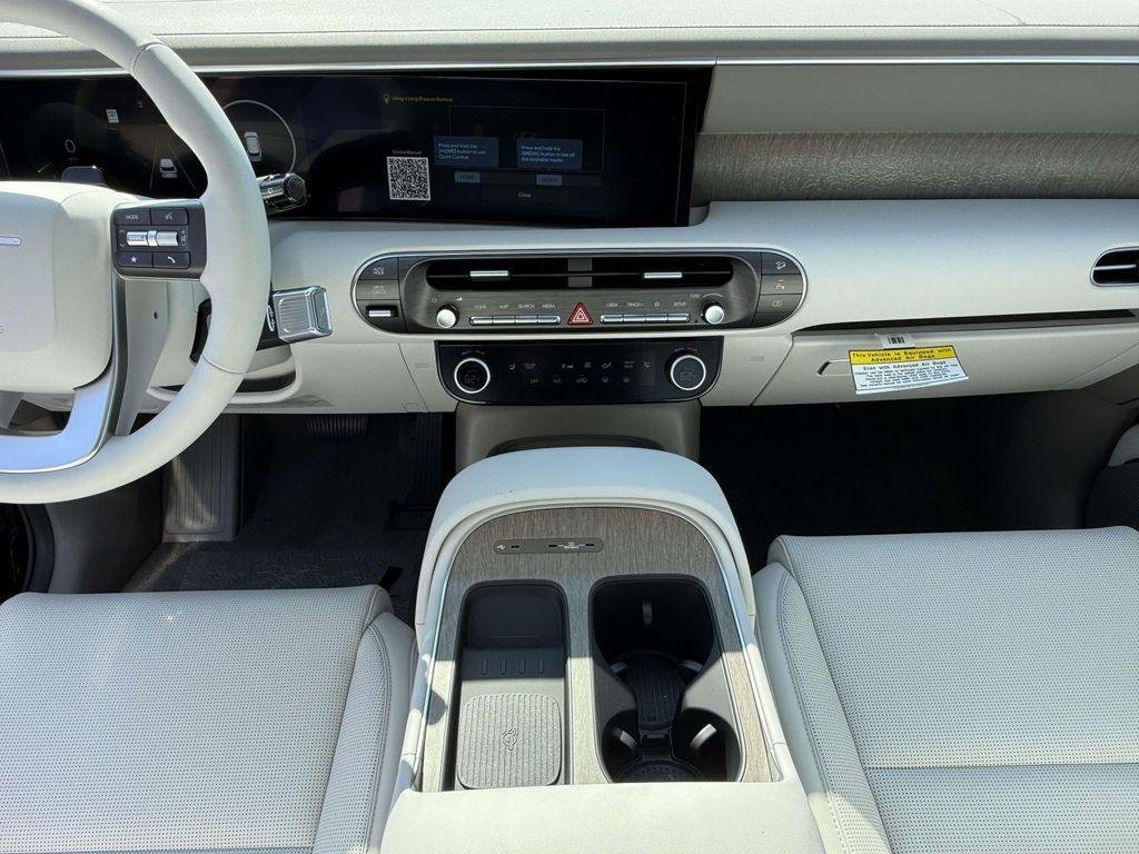New 2026 Abyss Black Hyundai SEL 7P image 18