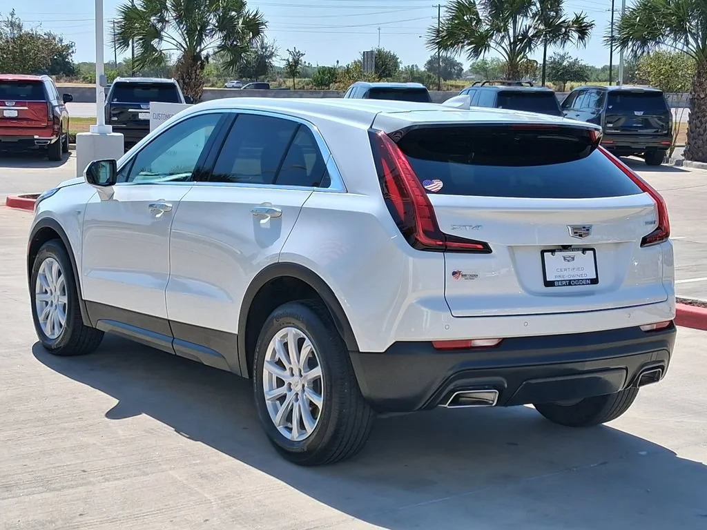 Used 2023 CRYSTAL WHITE TRICOAT Cadillac FWD Luxury image 4
