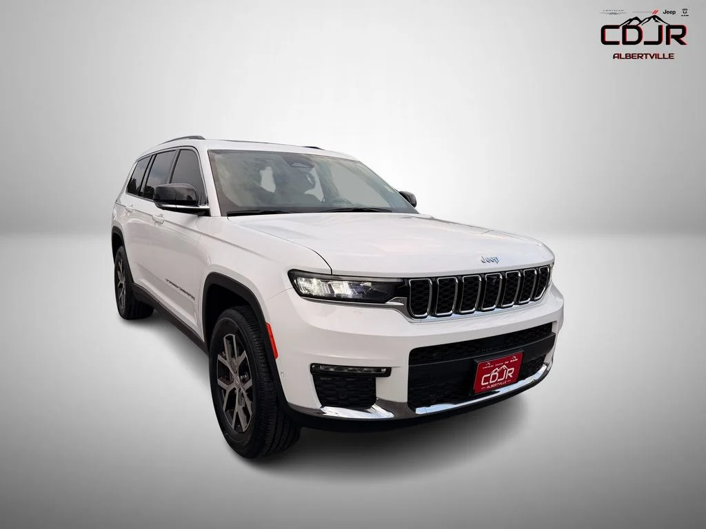Used 2024 White Jeep Limited image 1