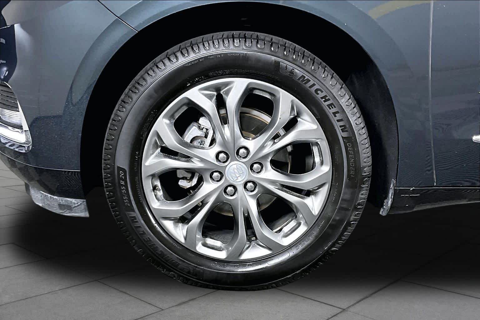 Used 2018 Includes Pitch Dark Night lower exterior accent color. Buick Avenir image 10