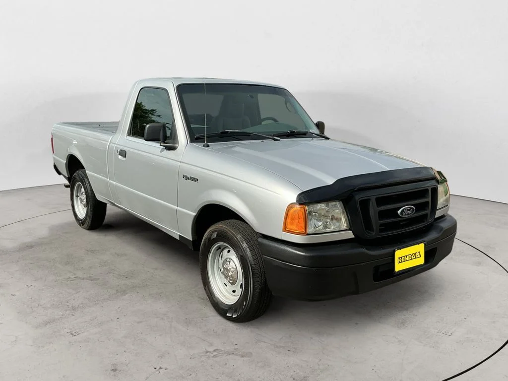 Used 2004 Silver Ford XL image 3