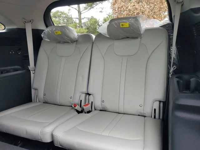 New 2026 Glacial White Pearl Kia S image 11