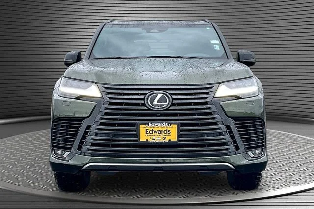 Used 2025 Green Lexus 700h Overtrail image 2