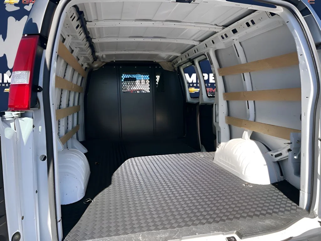 Used 2023 White GMC Work Van image 13