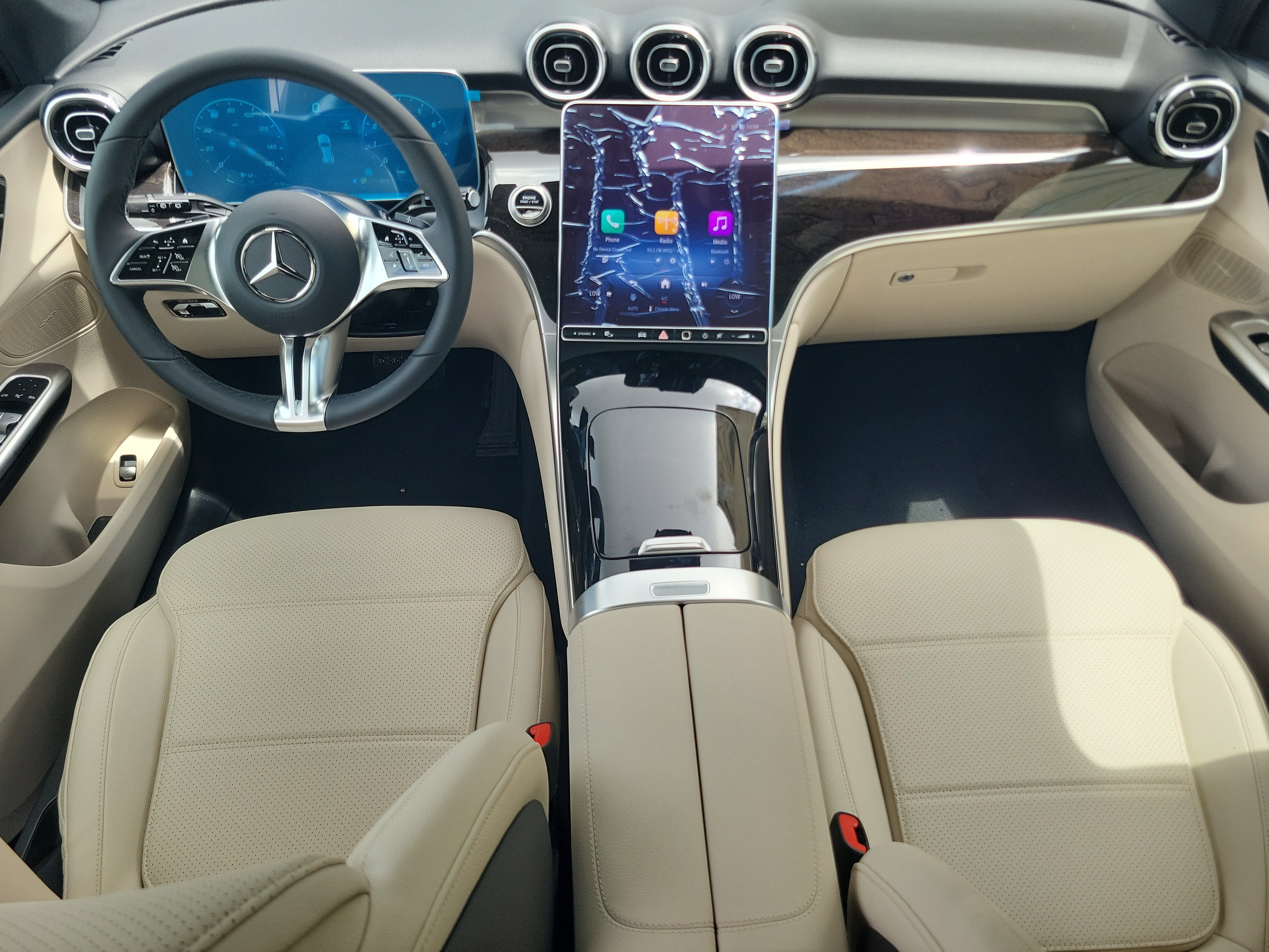 New 2026 Verde Silver Metallic Mercedes-Benz GLC 300 image 42