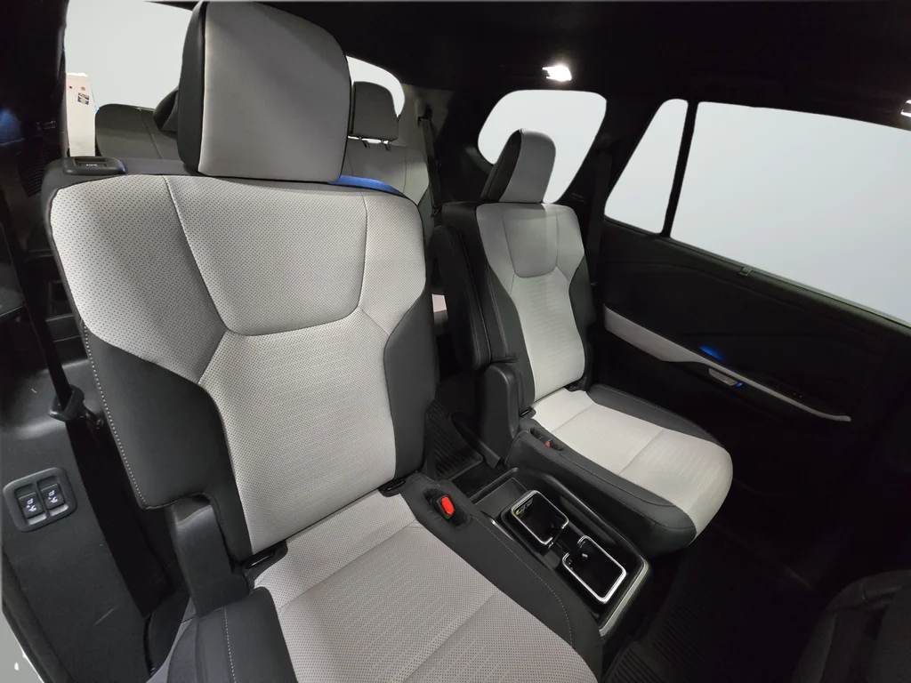 Used 2025 Beige Lexus 500h F SPORT Premium image 31