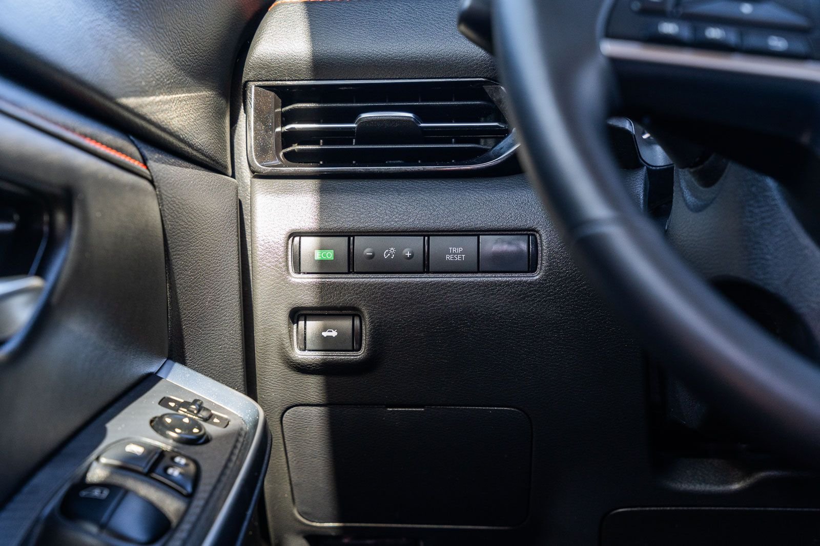 2025 Nissan Sentra SR - Photo 31